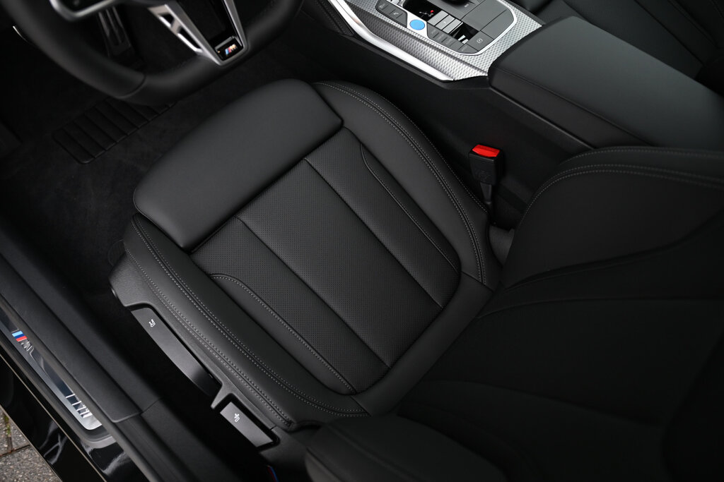 BMW i4 17