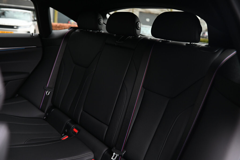 BMW i4 19