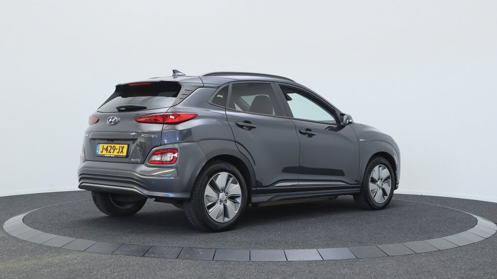 Hyundai KONA EV Premium 64 kWh | 3 Fase | All Seasons - Afbeelding 2