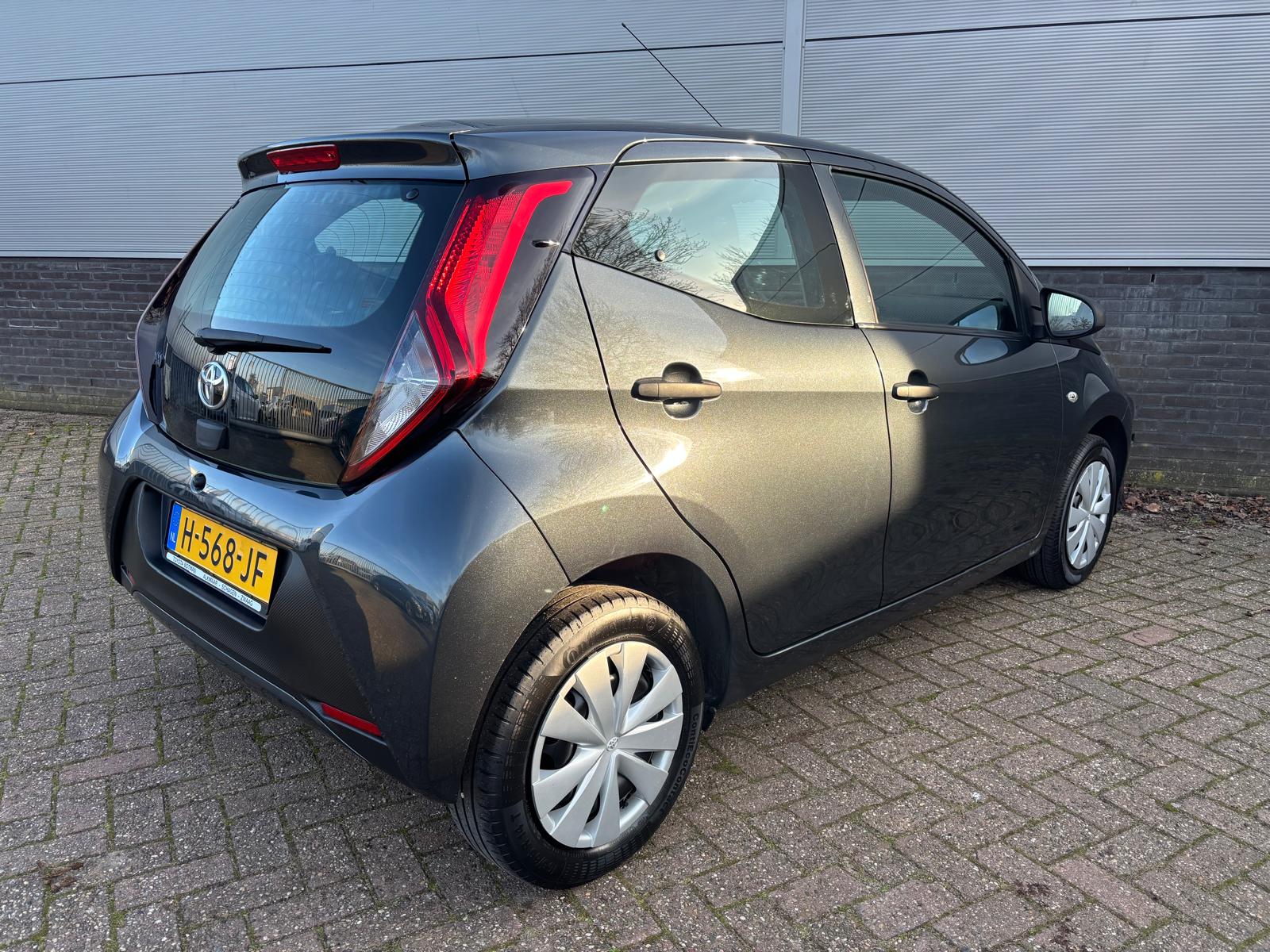 Toyota Aygo 1.0 VVT-i x-fun - Afbeelding 2