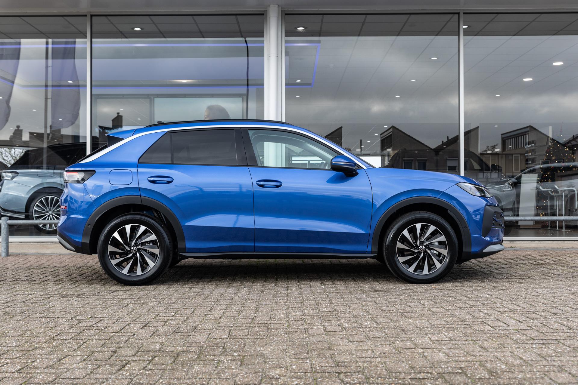 Volkswagen T-Roc 1.5 eTsi 115pk Life First Edition - Afbeelding 3