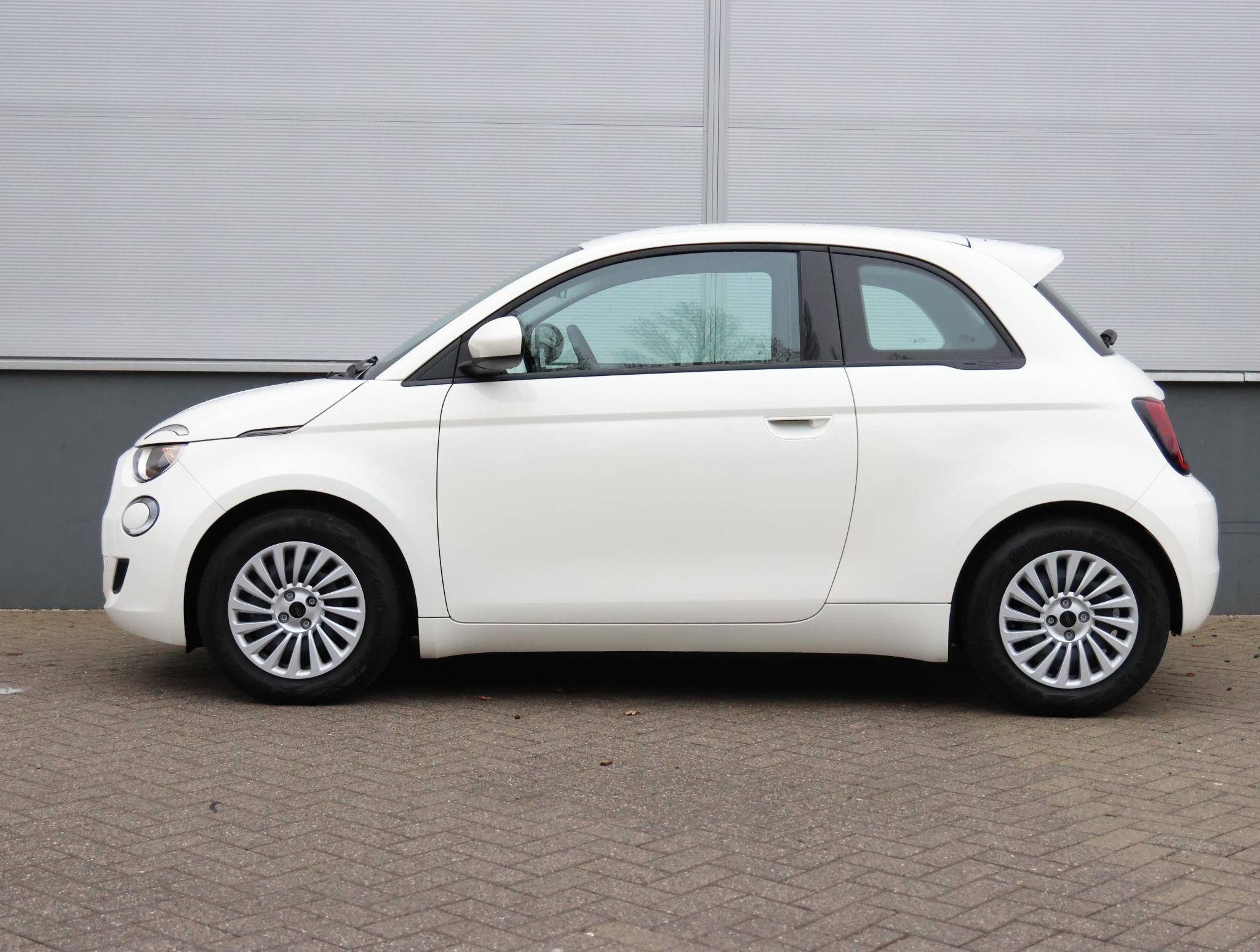 Fiat 500e RED 42 kWh 118pk - Afbeelding 2