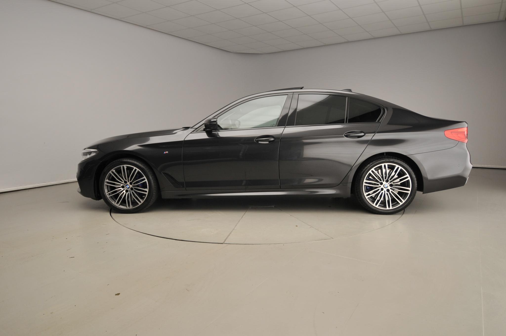 BMW 5 Serie Sedan 540i - Afbeelding 2