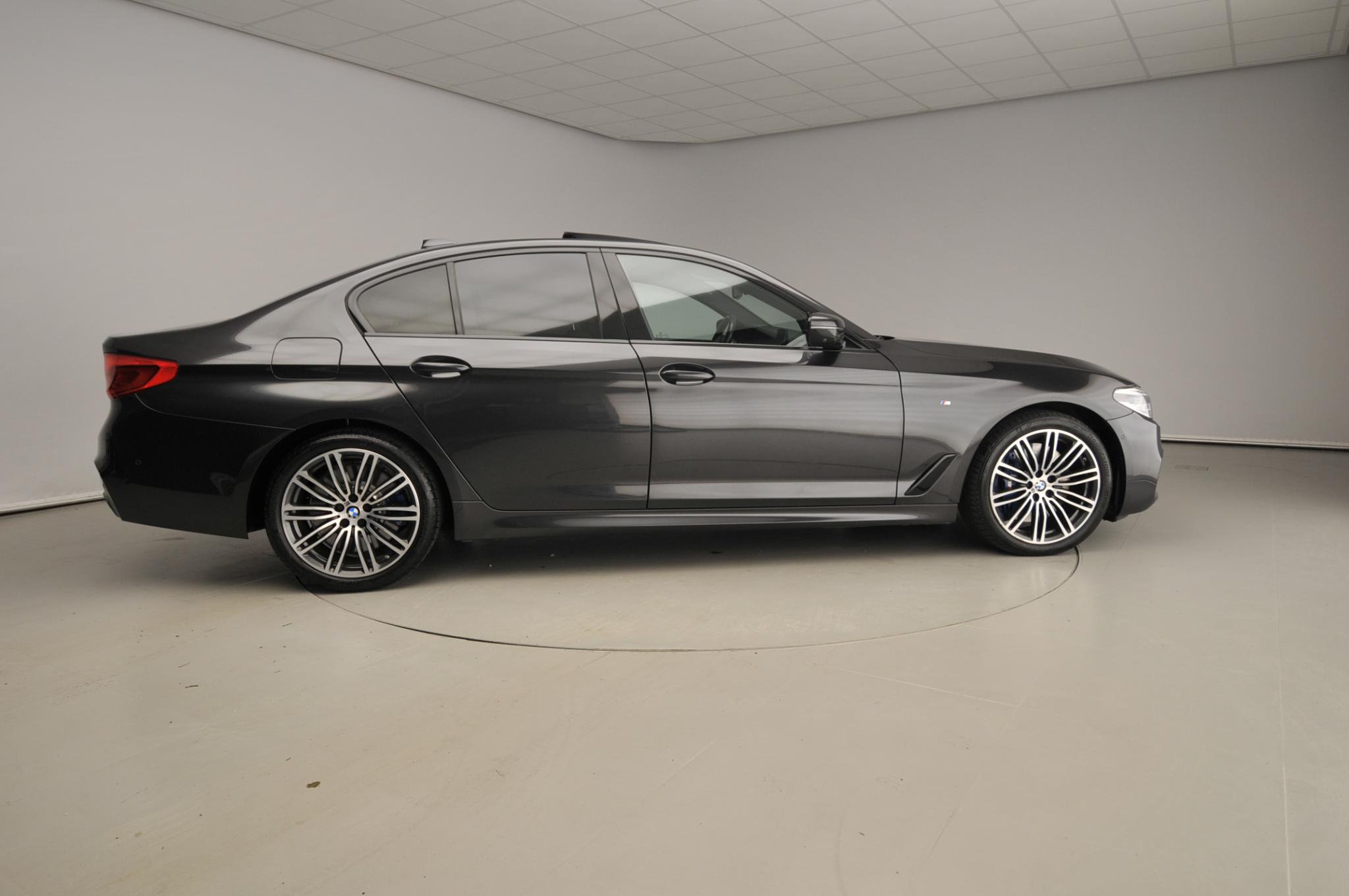 BMW 5 Serie Sedan 540i - Afbeelding 4