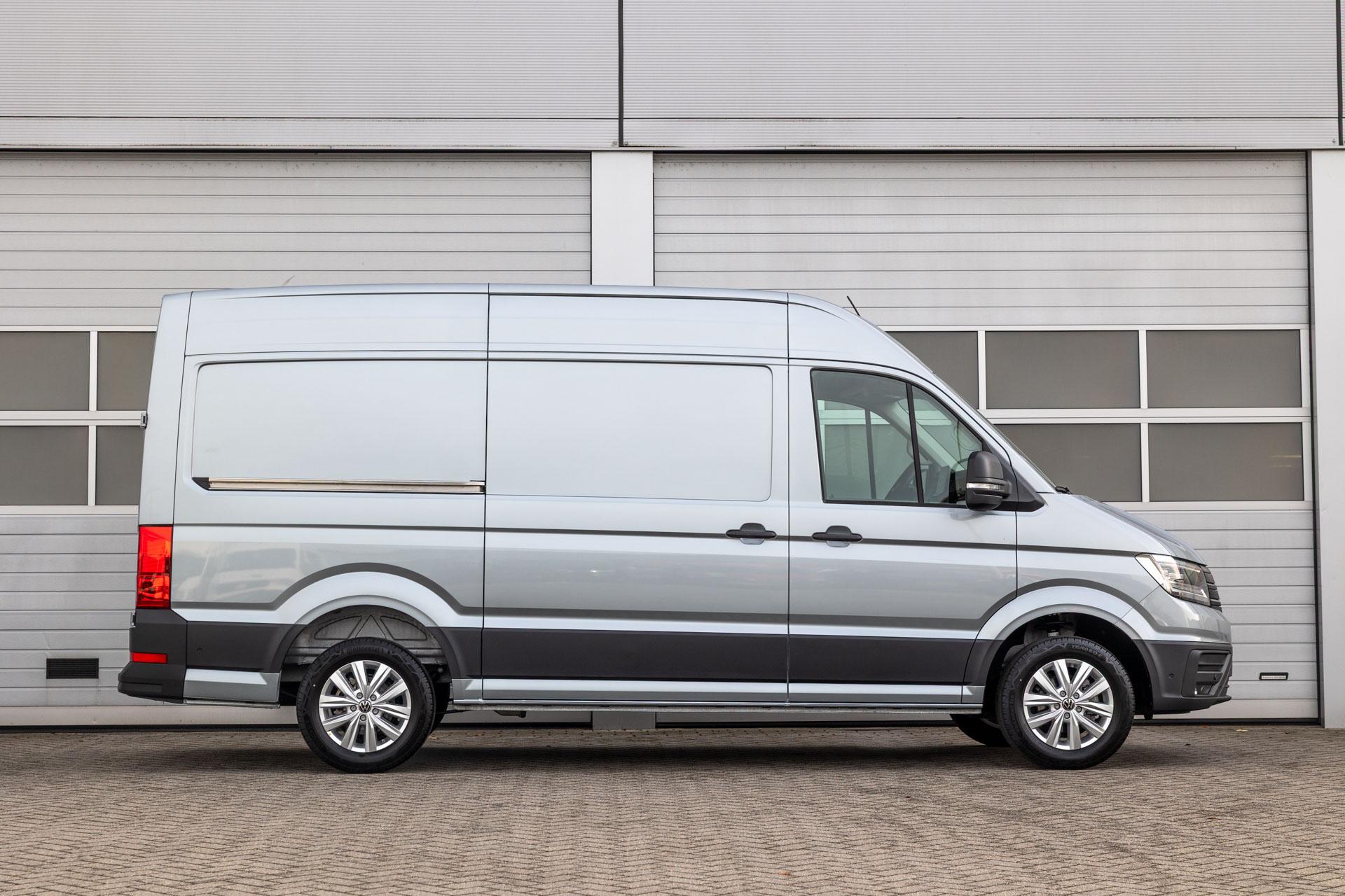 Volkswagen Crafter 35 2.0 TDI 177pk AUT L3H3 Exclusive - Afbeelding 3