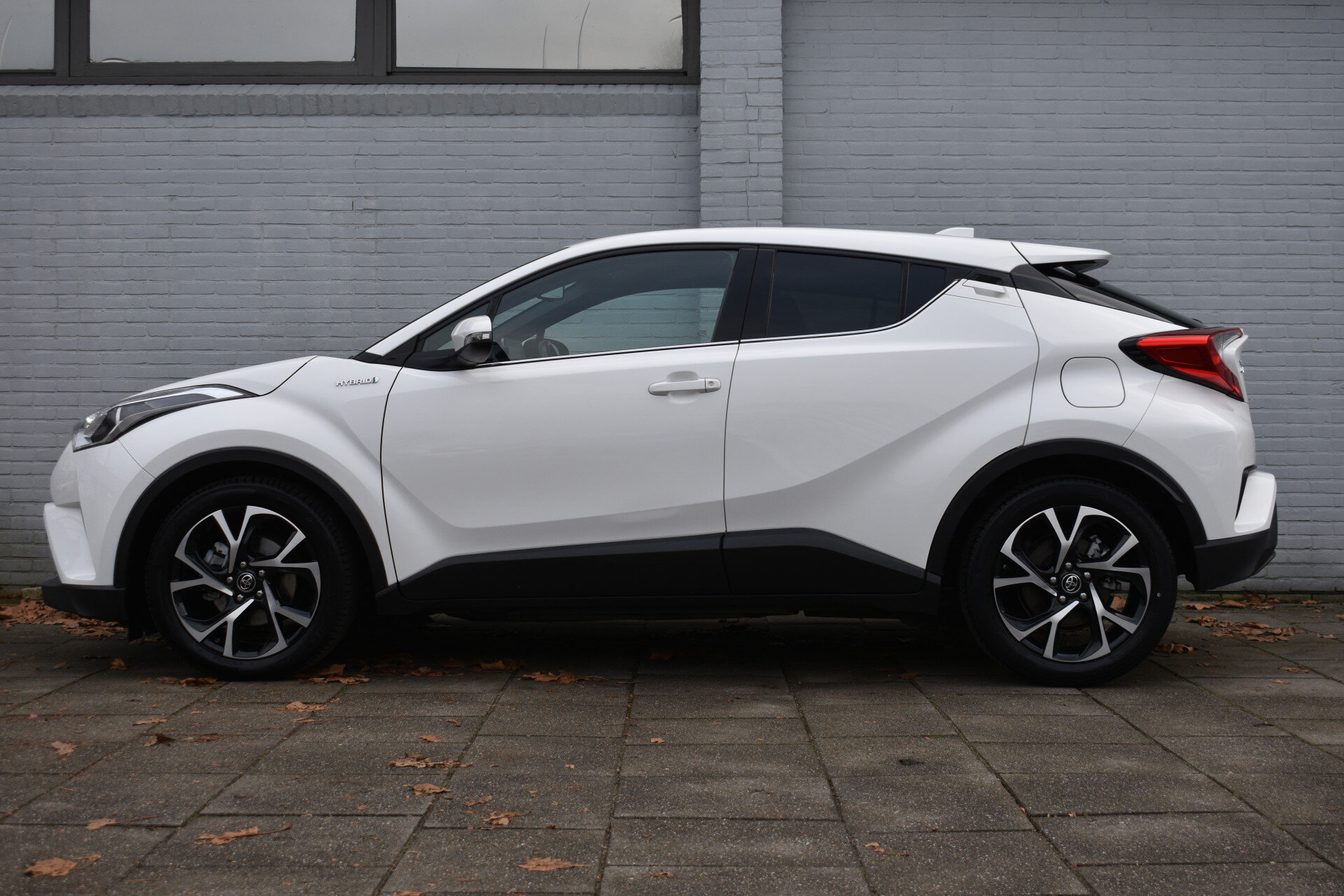 Toyota C-HR 1.8 Hybrid Dynamic Automaat 122pk - Afbeelding 3