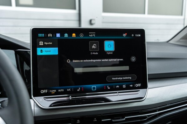 Apple Carplay/Android Auto Apple Carplay/Android Auto