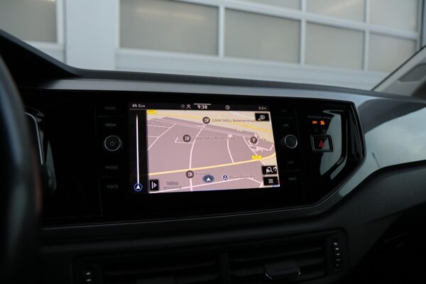 Apple Carplay/Android Auto Apple Carplay/Android Auto