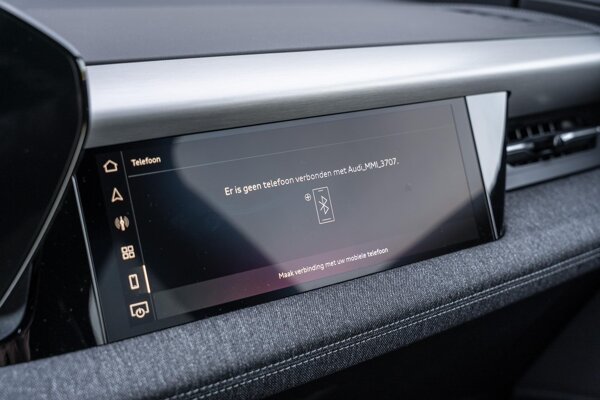 Apple Carplay/Android Auto Apple Carplay/Android Auto