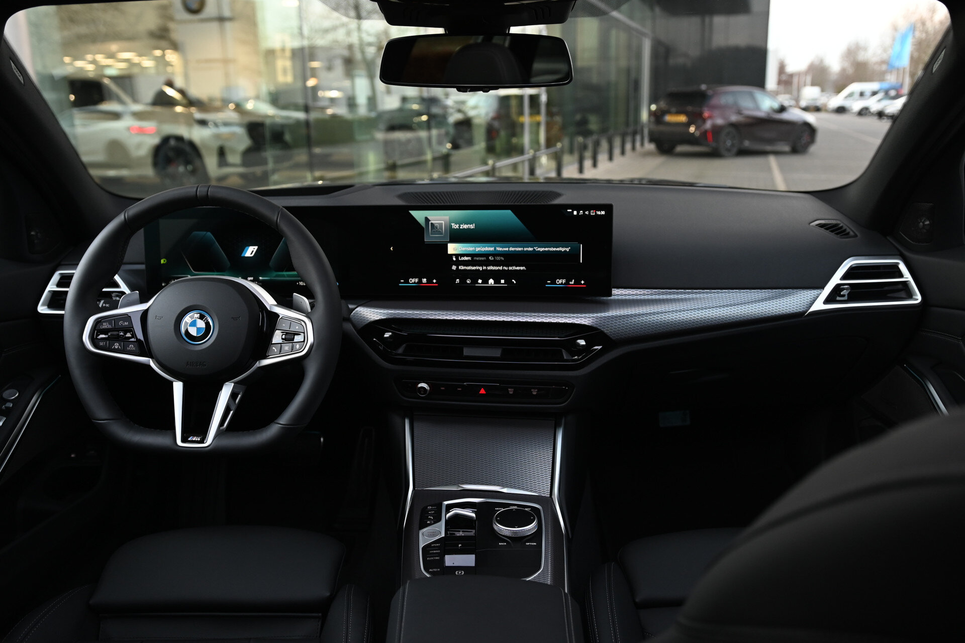 BMW 3 Serie Touring 330e High Executive M Sport Automaat - Afbeelding 4