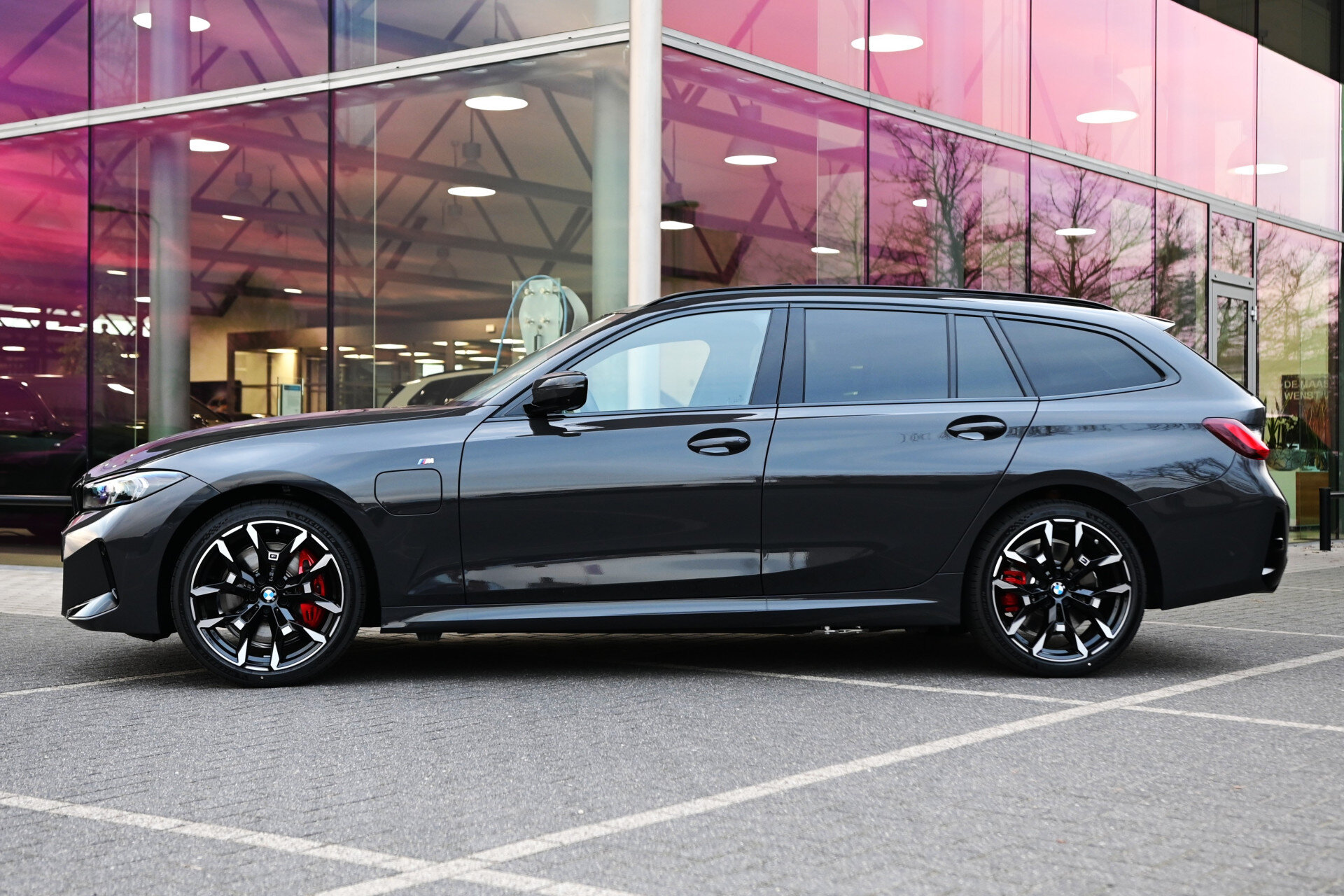 BMW 3 Serie Touring 330e High Executive M Sport Automaat - Afbeelding 5