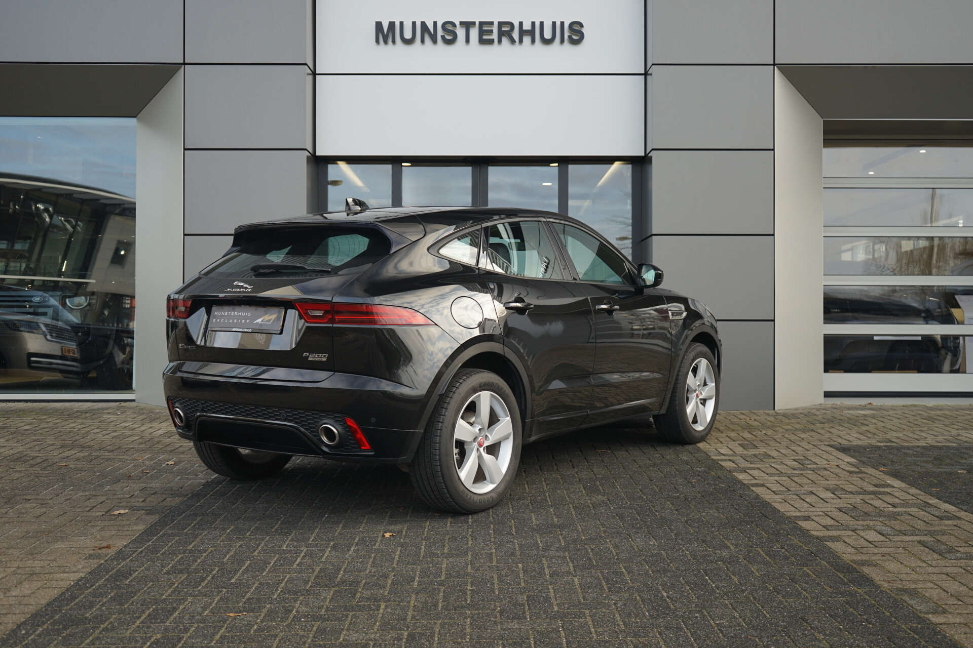 Jaguar E-PACE 2.0 P200 AWD R-Dynamic S - Afbeelding 2