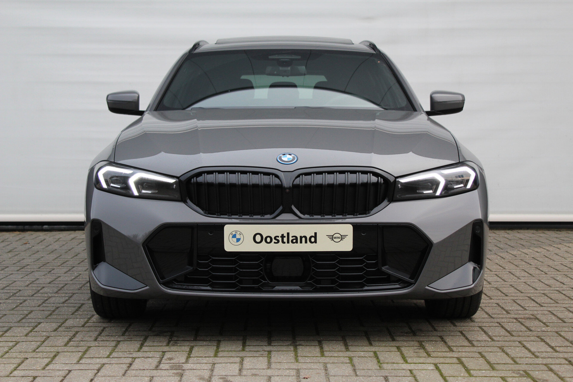 BMW 3 Serie Touring 330e High Executive M Sport Automaat - Afbeelding 2