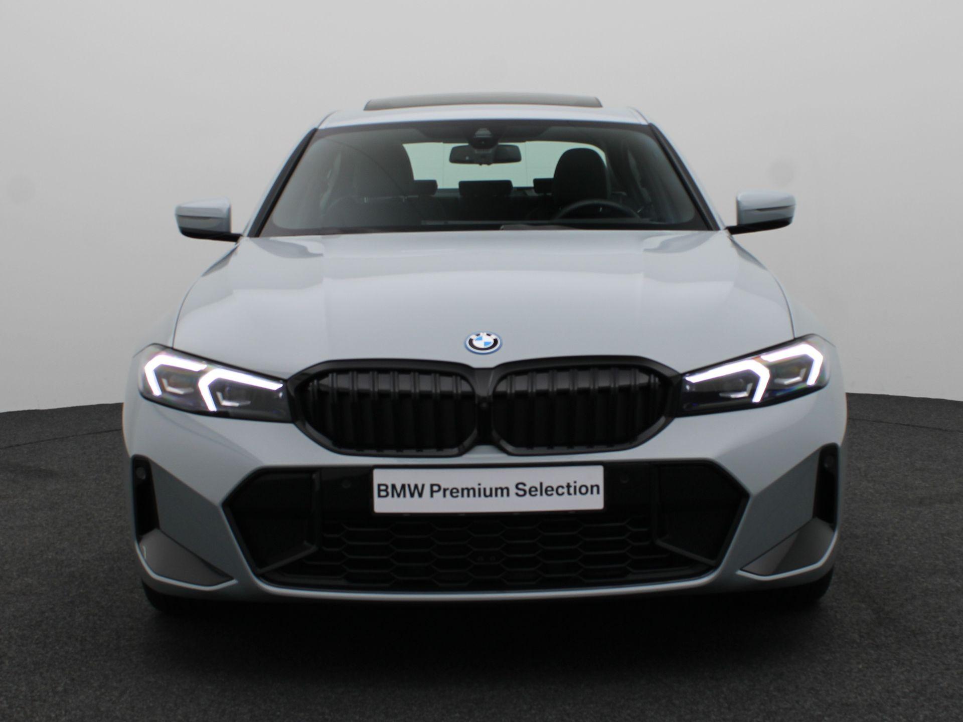 BMW 3 Serie Sedan 330e - Afbeelding 3