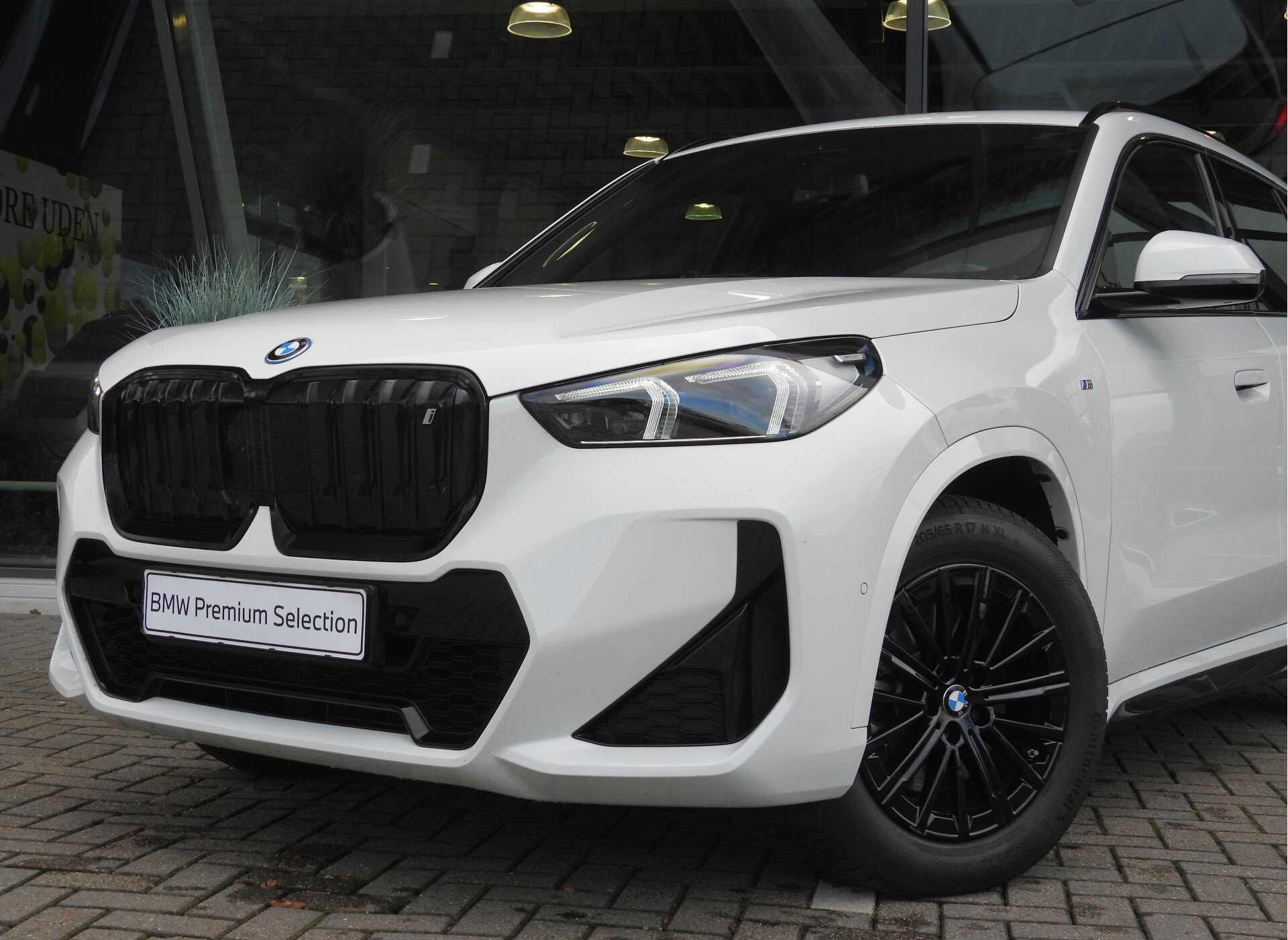 BMW iX1 xDrive30 M Sport - Afbeelding 2