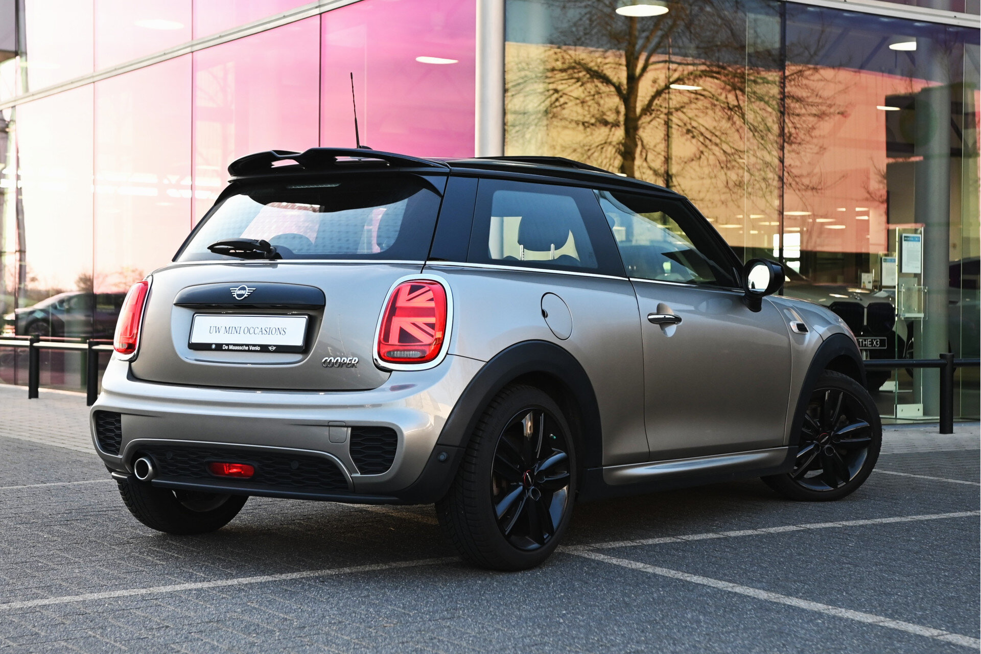 MINI Cooper Hatchback JCW Automaat - Afbeelding 2
