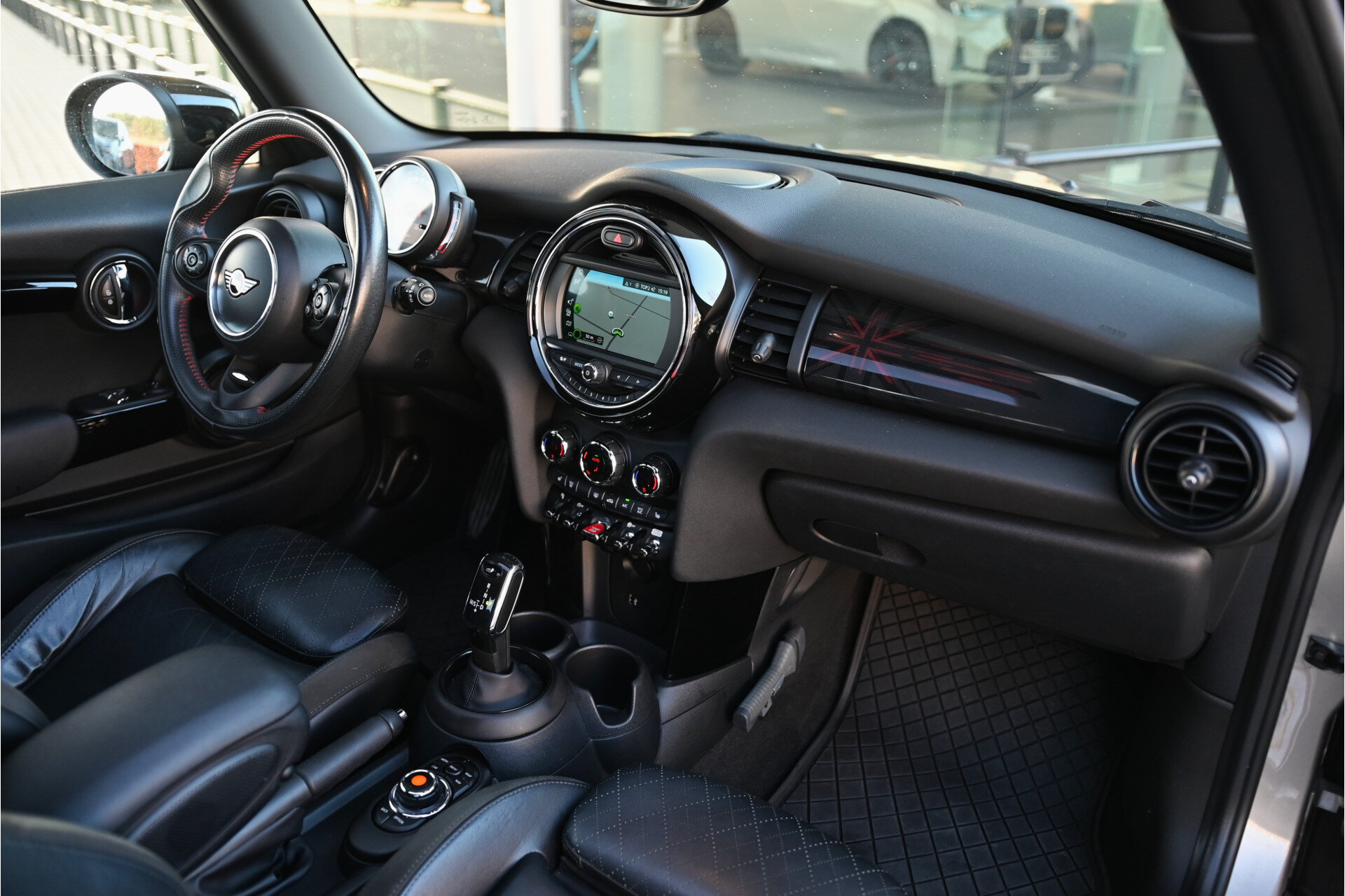 MINI Cooper Hatchback JCW Automaat - Afbeelding 3