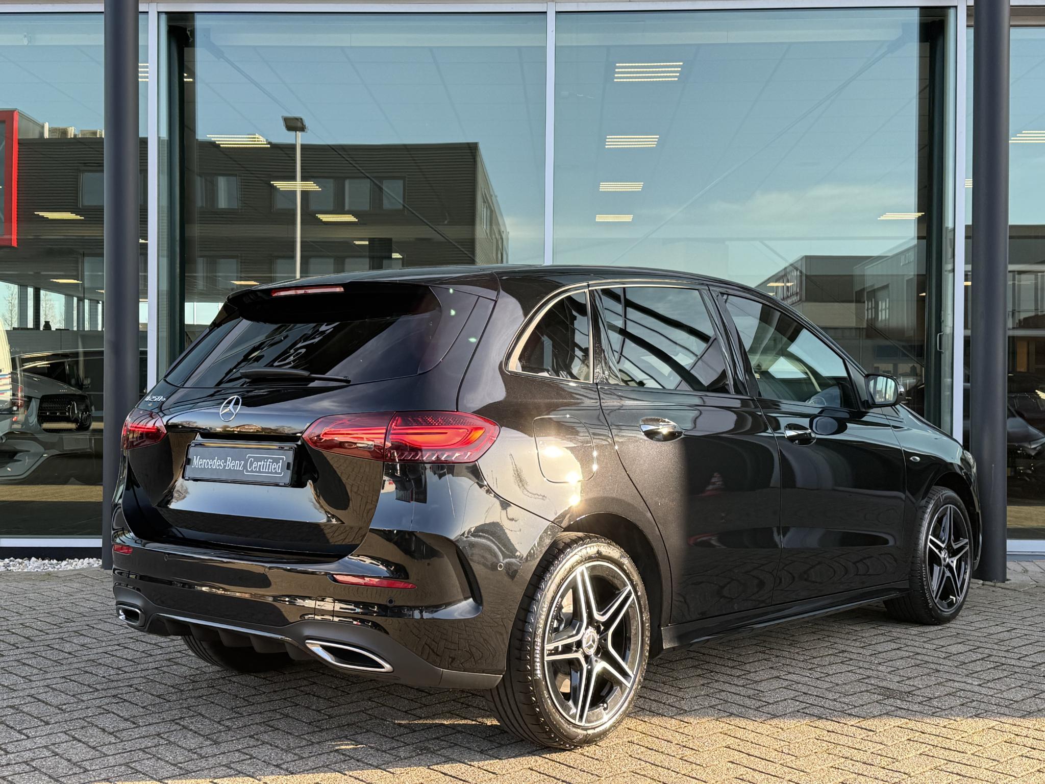 Mercedes-Benz B-Klasse 250 e Business Solution AMG - Afbeelding 2