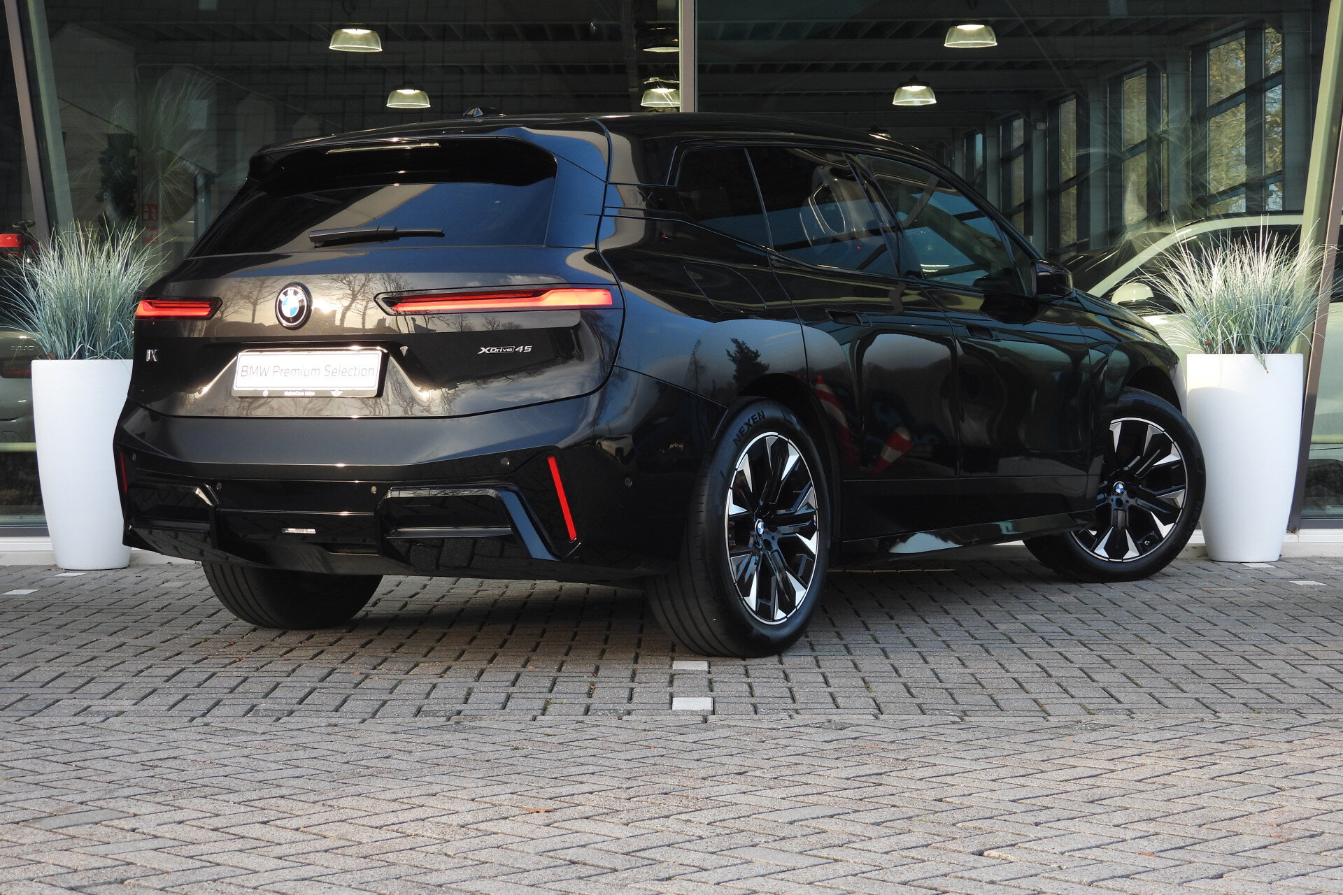 BMW iX xDrive45 M Sport - Afbeelding 4