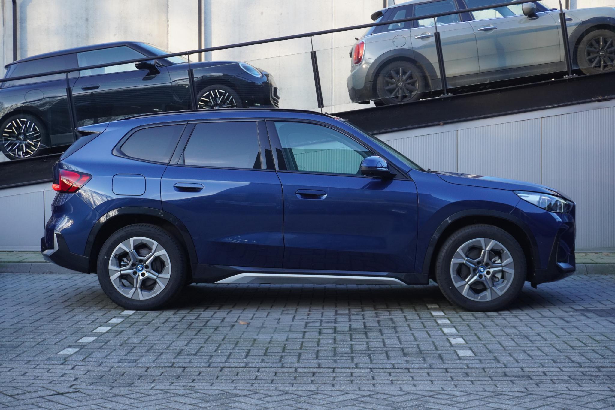 BMW iX1 eDrive20 - Afbeelding 4