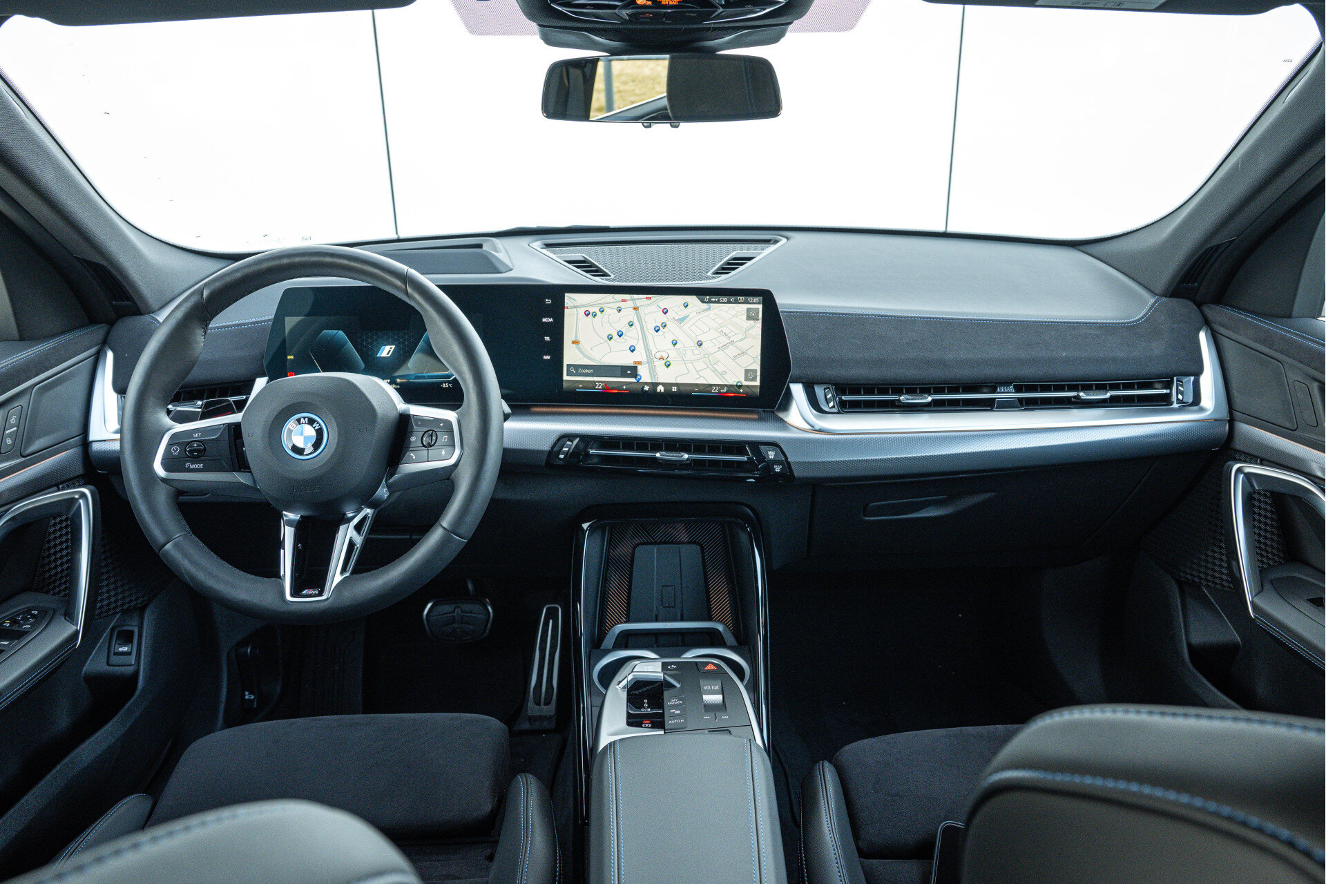 BMW iX2 eDrive20 High Executive M Sport - Afbeelding 3