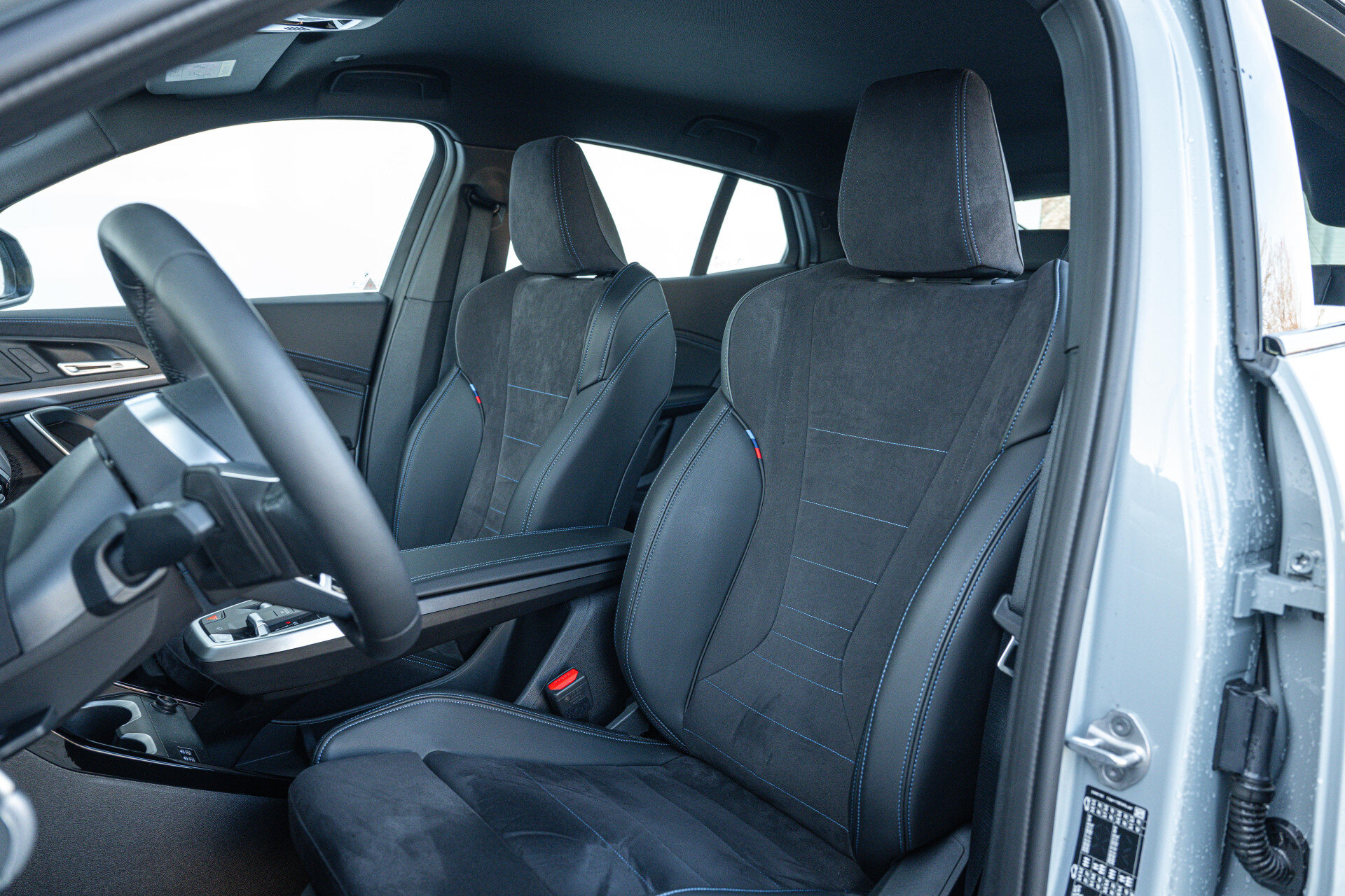 BMW iX2 eDrive20 High Executive M Sport - Afbeelding 4