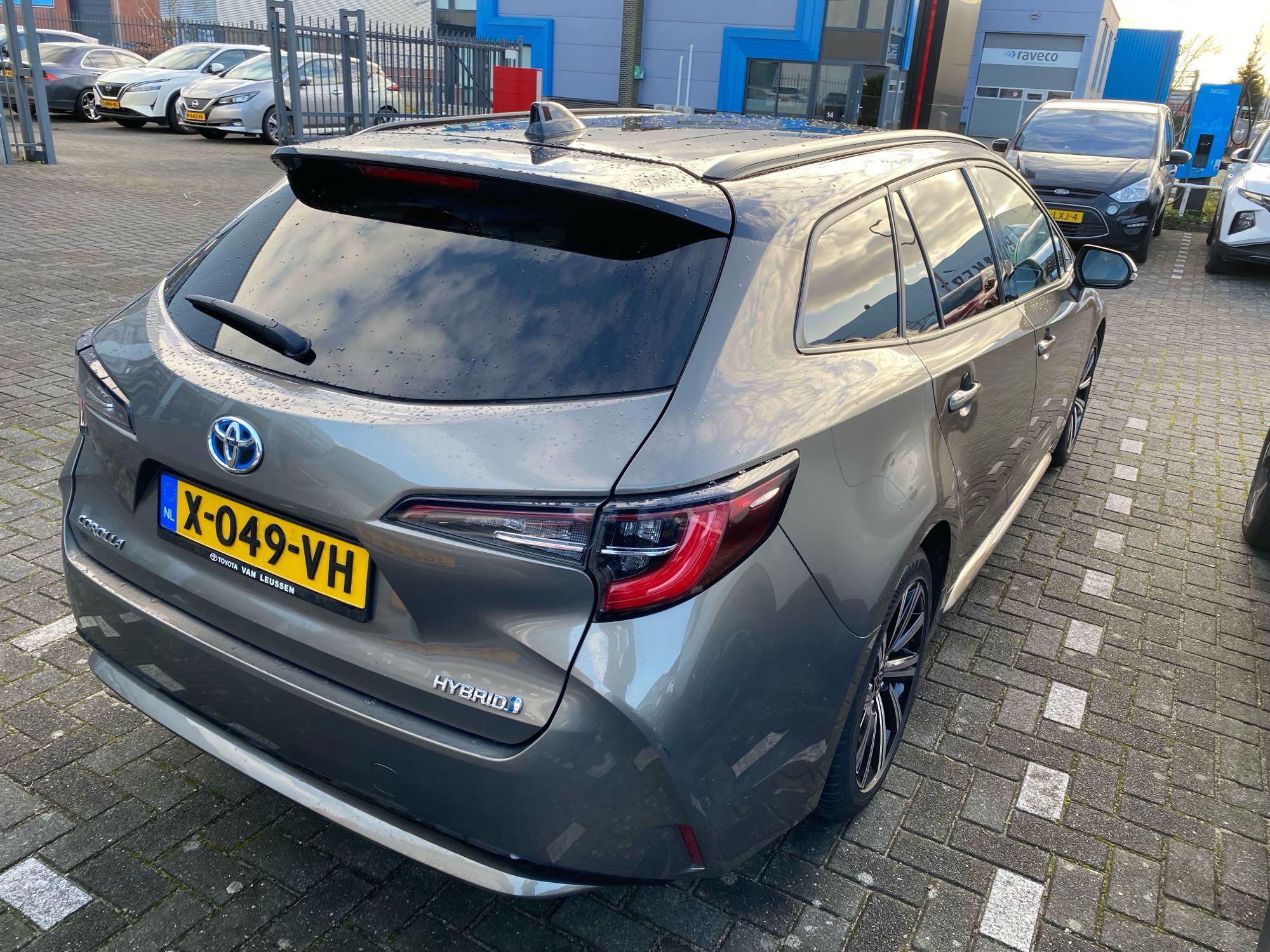 Toyota Corolla Touring Sports 1.8 Hybrid Premium - Afbeelding 4