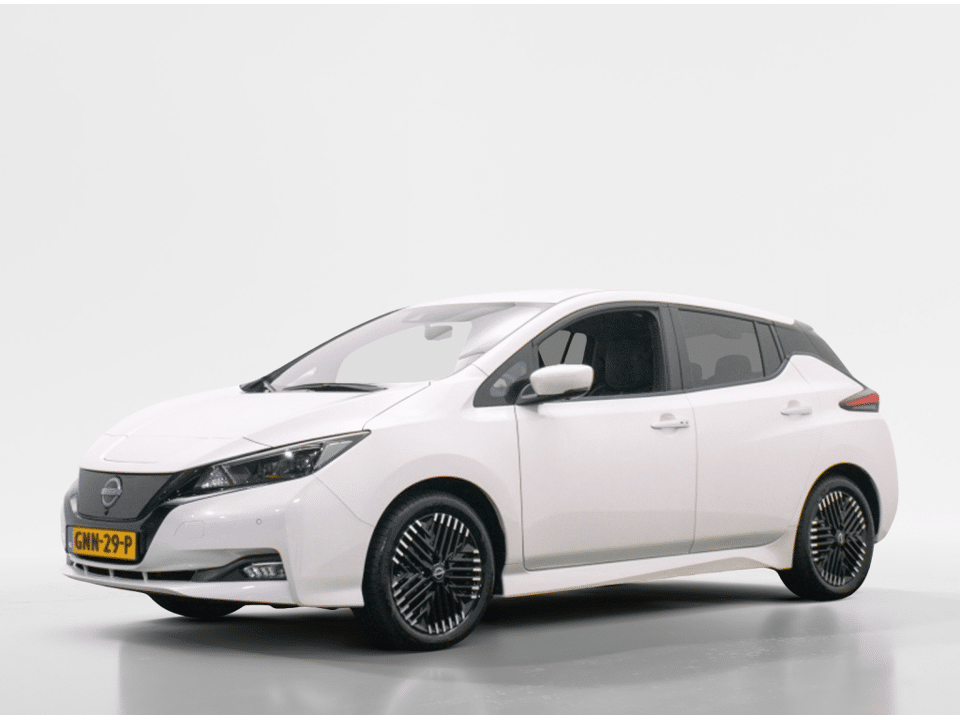 Nissan Leaf Tekna 39 kWh | Leder | 360° camera | Stoelverwarming - Afbeelding 1