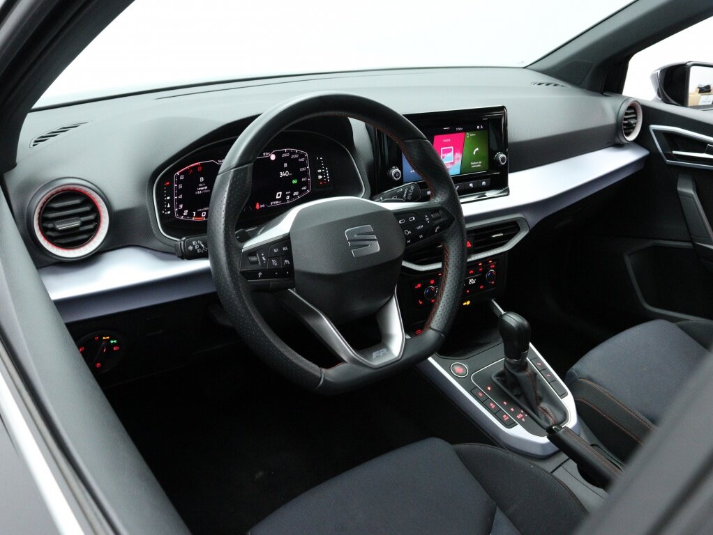 SEAT Arona Arona 1.0 TSI FR Automaat | Navigatie | Camera | Cruise control - Afbeelding 4