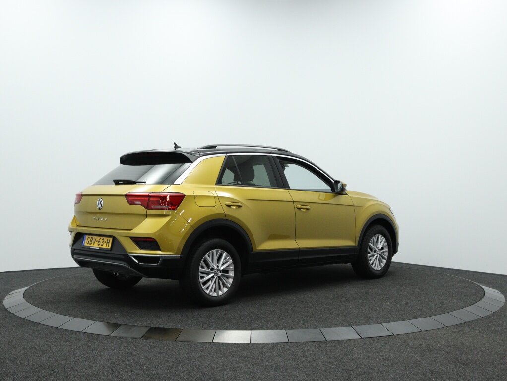 Volkswagen T-Roc 1.0 TSI Style | Navigatie | Sensoren voor en achter | Apple Carp - Afbeelding 2