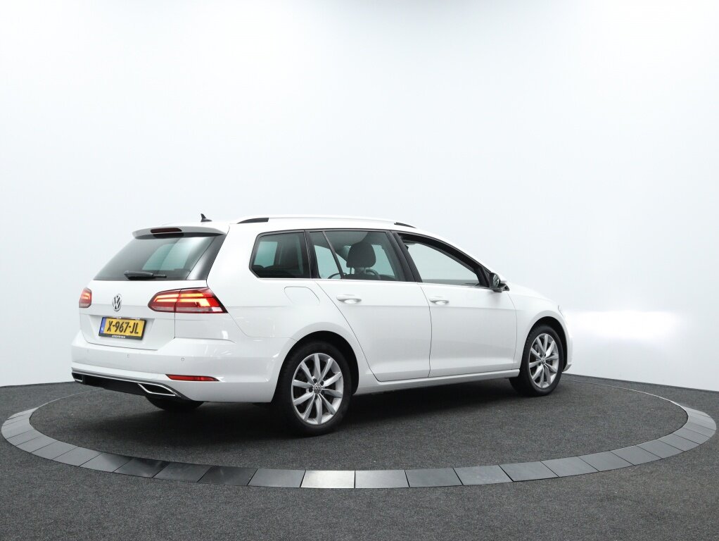 Volkswagen Golf 1.5 TSI Highline Automaat | Navigatie | Camera | Adaptive cruise - Afbeelding 2