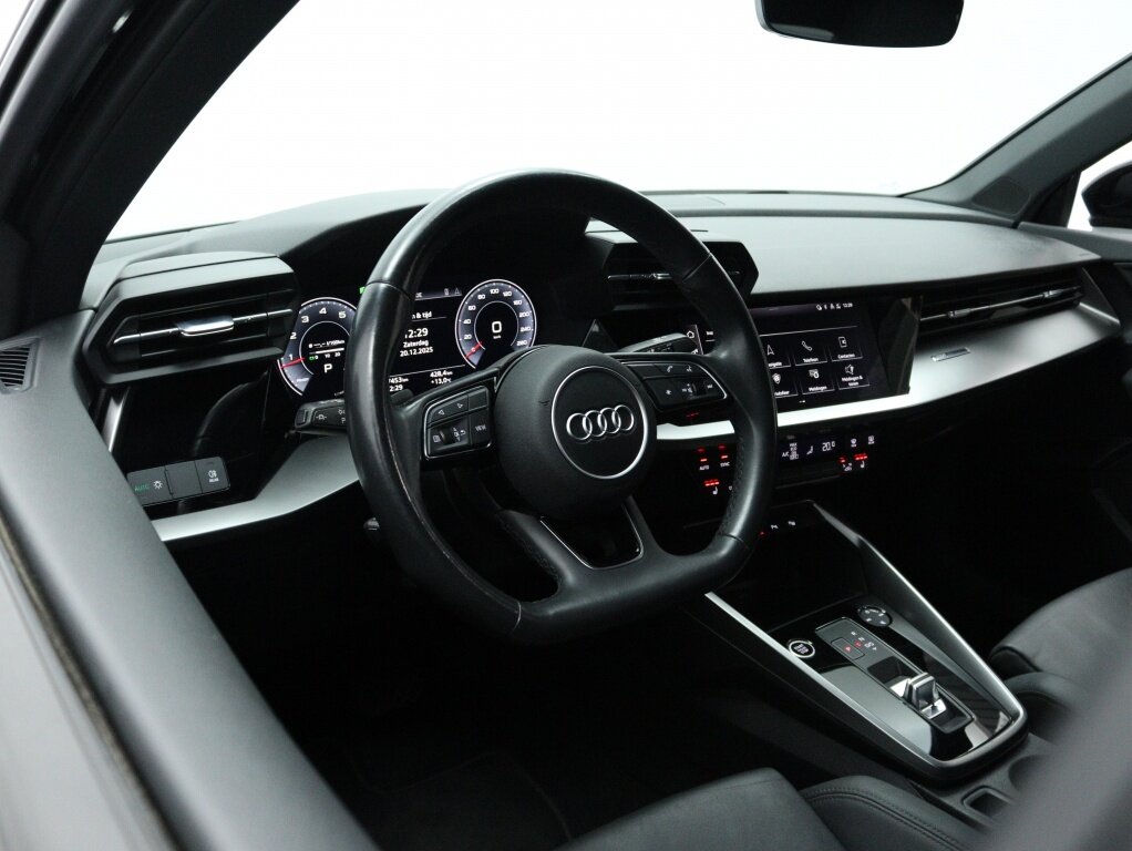 Audi A3 Limousine 35 TFSI Business edition | 19 Inch | Leder | Navigatie | Camera - Afbeelding 5