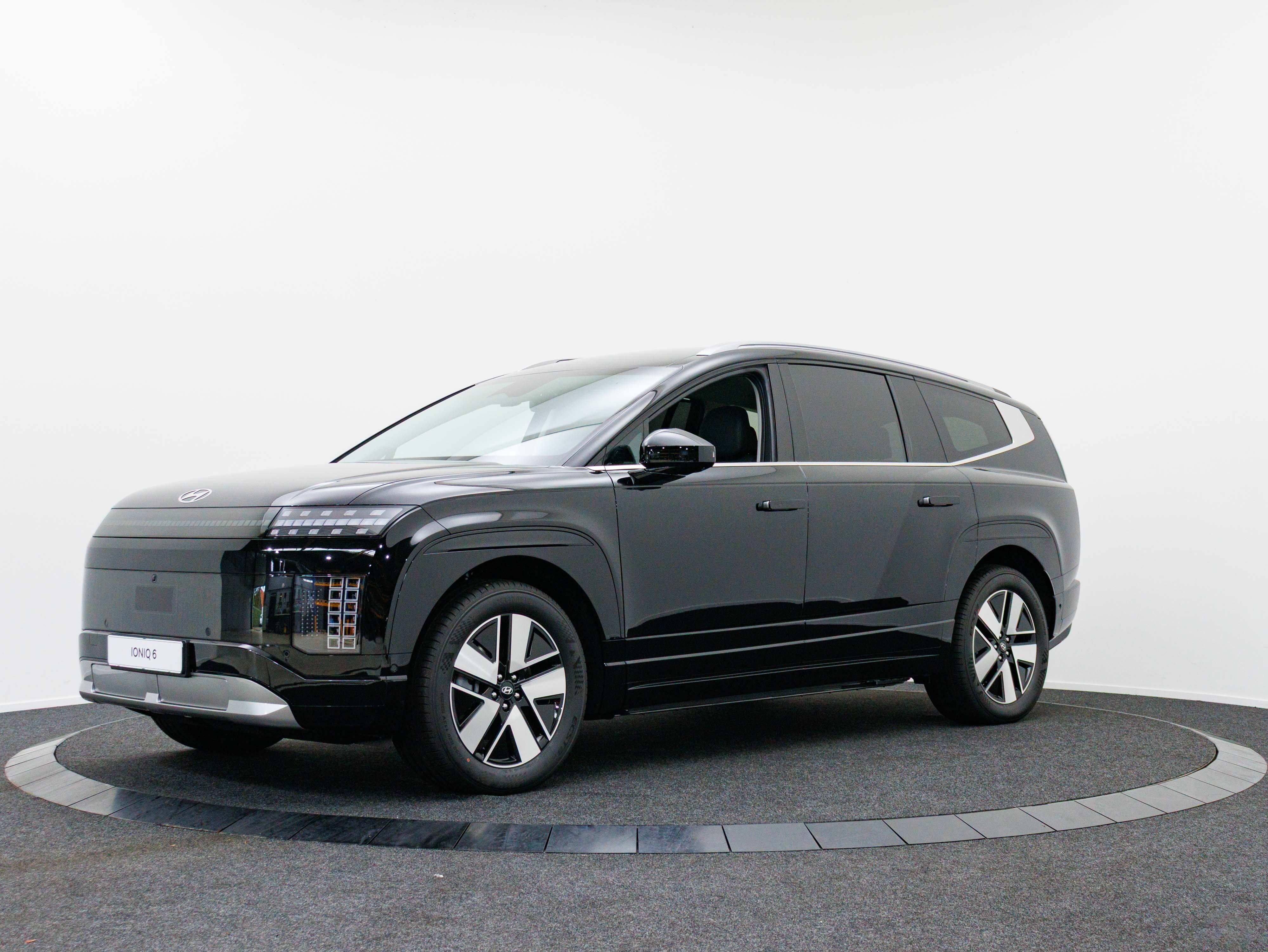 Hyundai IONIQ 9 110.3 kWh AWD Connect+ Automaat