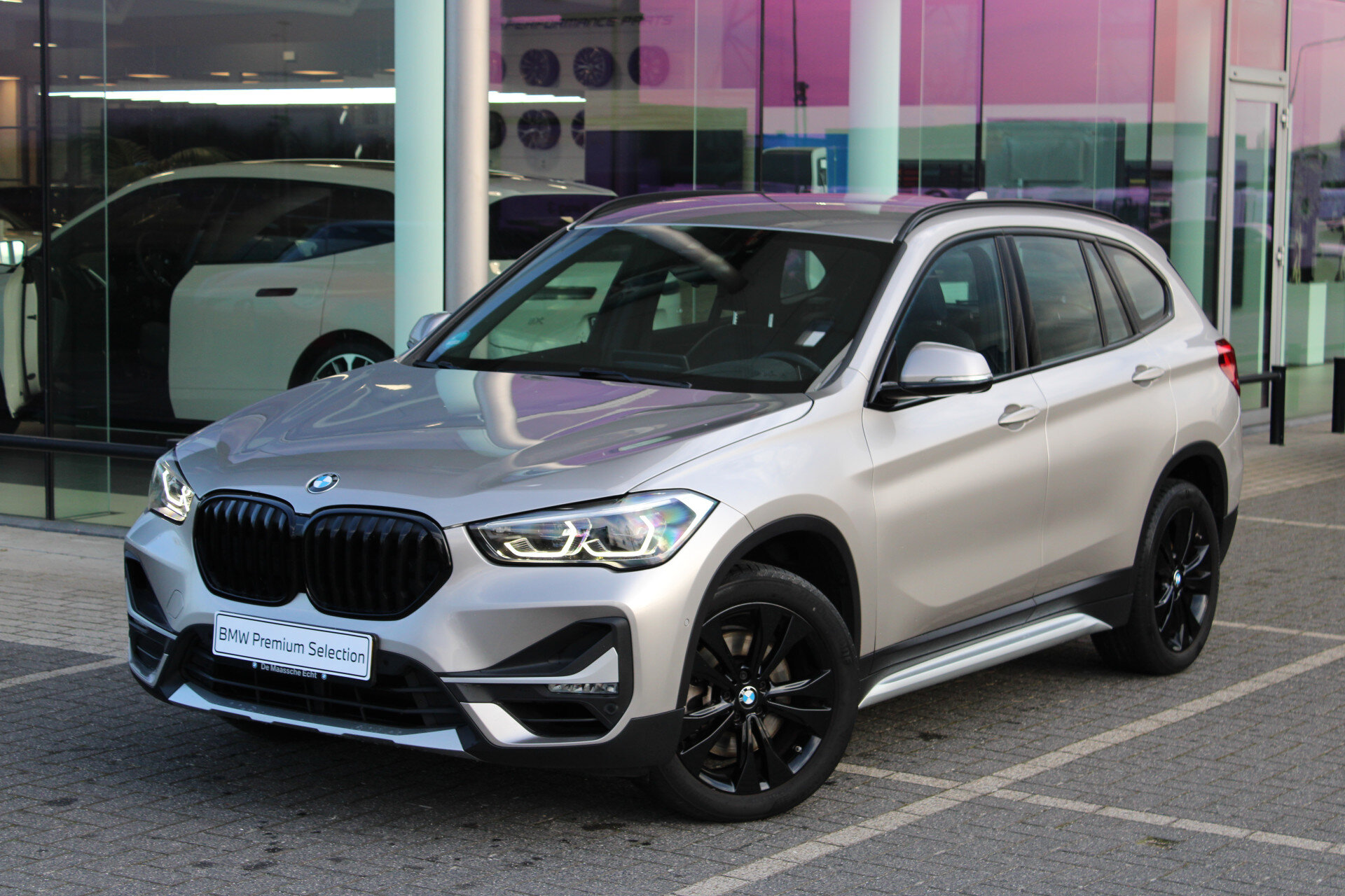 BMW X1 sDrive20i High Executive xLine Automaat - Afbeelding 2