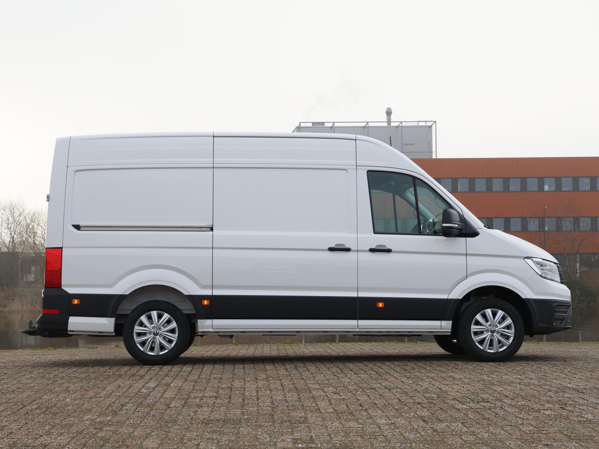Volkswagen Crafter 2.0 TDI L3H3 140PK Automaat Exclusive - Afbeelding 2