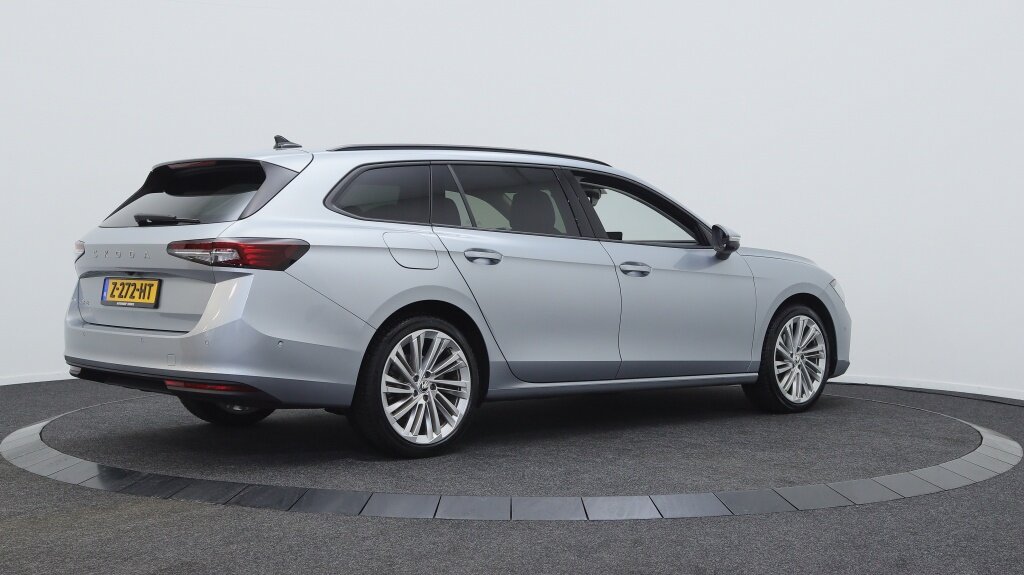 Škoda Superb Combi 1.5 TSI First Edition | Leder | Automaat | Panoramadak | - Afbeelding 2