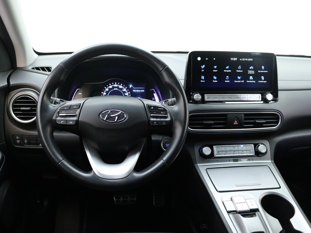 Hyundai Kona EV Comfort 64 kWh | Achteruitrijcamera | Navigatie | - Afbeelding 3