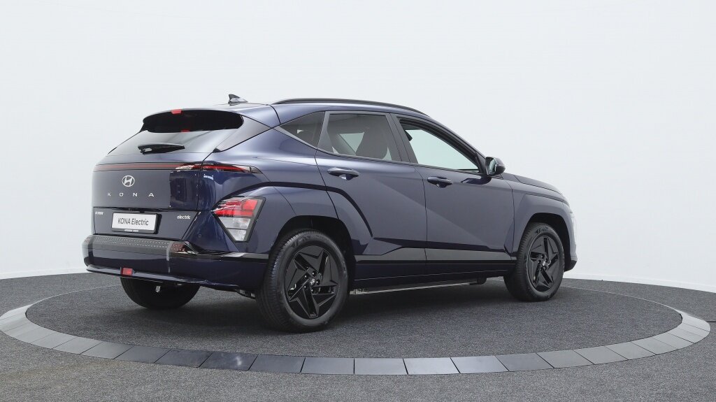Hyundai Kona Electric Pure Edition 64,8kWh | Stoelverwarming | Navigatie | - Afbeelding 2