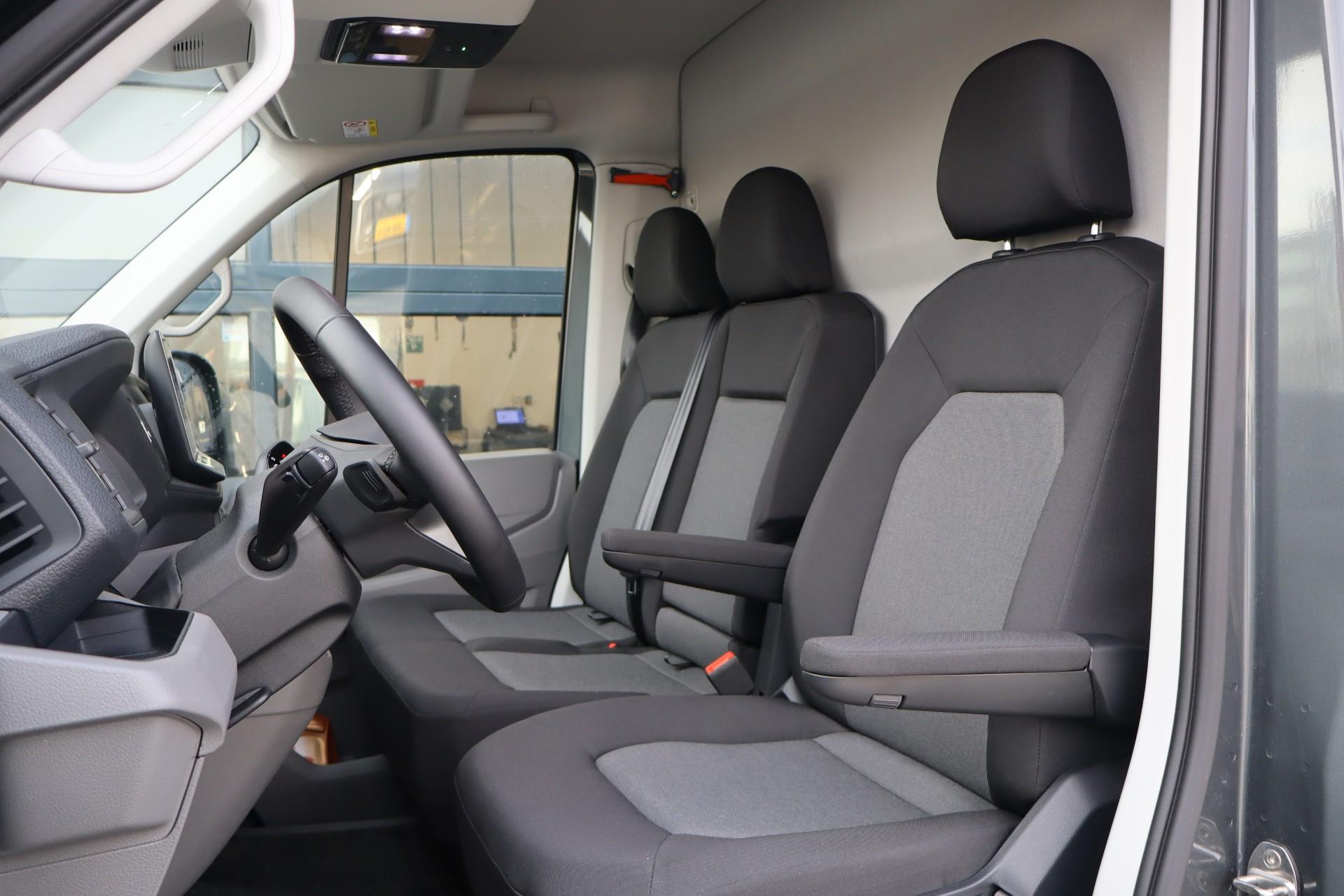 Volkswagen Crafter 35 2.0 TDI 140pk AUT L3H3 Exclusive - Afbeelding 4