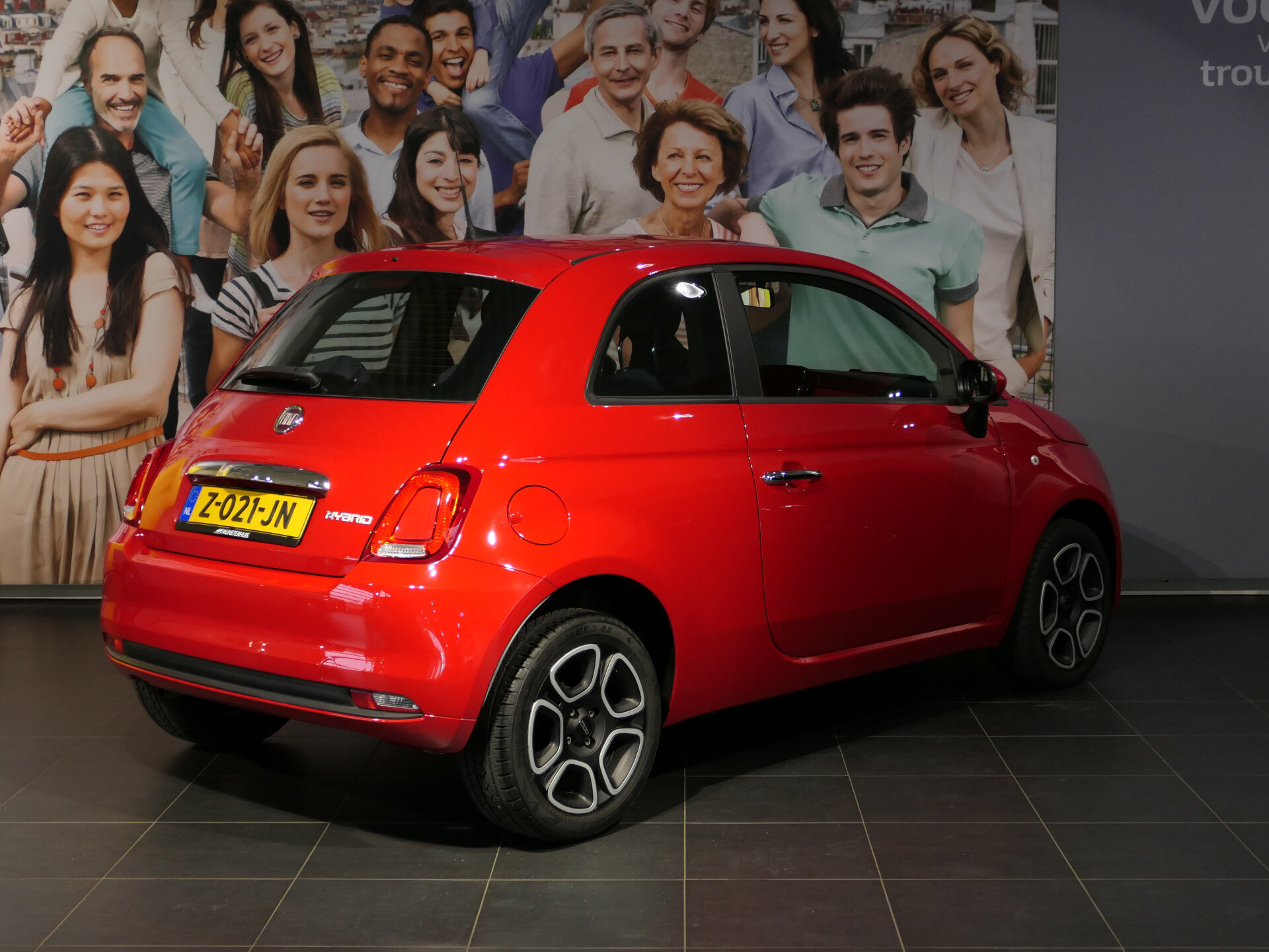 Fiat 500 1.0 Hybrid Club - Occasion Lease vanaf €339 p/m - - Afbeelding 3