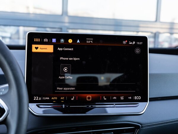 Apple Carplay/Android Auto Apple Carplay/Android Auto