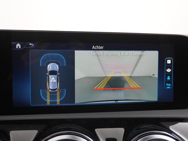 Parkeerpakket met achteruitrijcamera Parkeerpakket met achteruitrijcamera