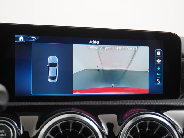 Parkeerpakket met achteruitrijcamera Parkeerpakket met achteruitrijcamera