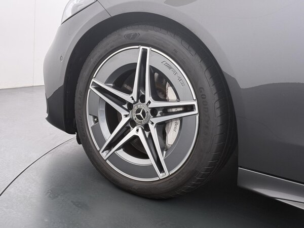 18” vijfspaaks lichtmetalen AMG-velgen