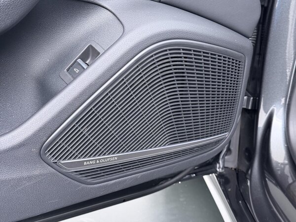 Bang & Olufsen soundsystem