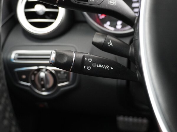 Cruisecontrol met HOLD-functie en variabele snelheidsbegrenzing SPEEDTRONIC