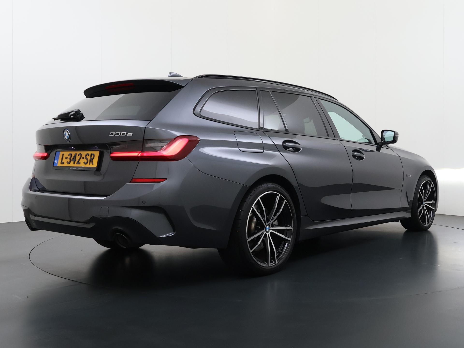 BMW 3-serie Touring 330e - Afbeelding 3