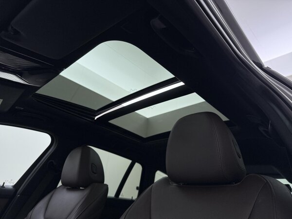 Elektrisch bediend glazen kanteldak