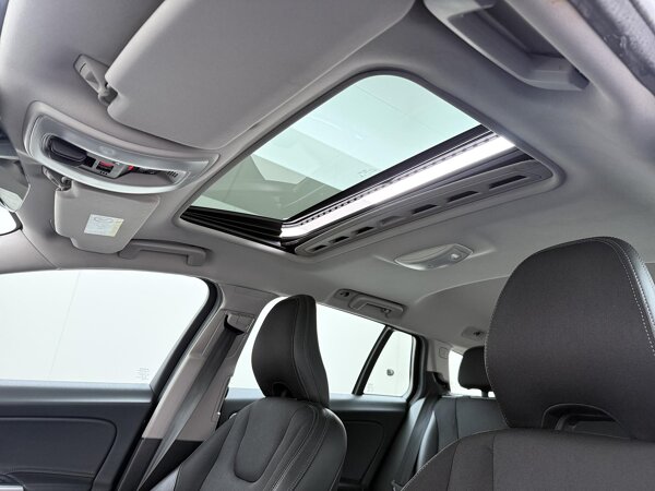 Elektrisch bedienbaar glazen schuif-/kanteldak