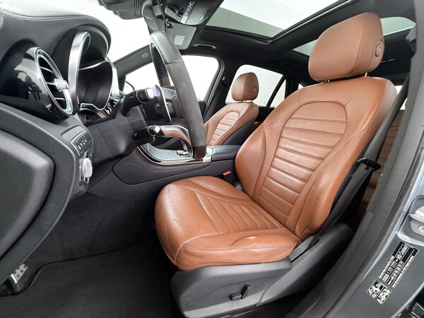 Bekleding in leder zijdebeige/zwart